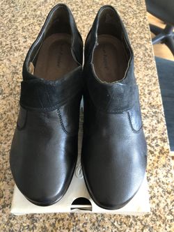New leather shoes, size 8.5