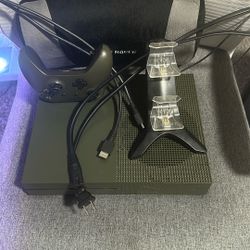 ‼️Xbox One S ‼️ (military green) Amazing Condition 