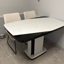 Kitchen Dining Table Plus 4 Chairs 