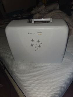 Husqvarna Viking H sewing machine
