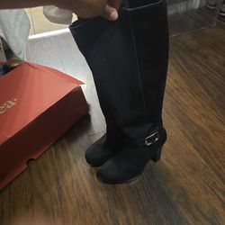 Andrea Boots Size 6