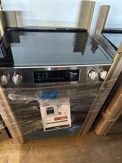 Frigidaire FCFE3062AS Electric Range