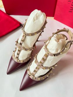 Valentino Rockstud Pump