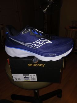 Brand New Mens Hurricane 26 Size 12-2E!
