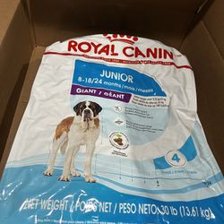 Royal Canin Size Health Nutrition Giant Junior Puppy Dry Dog Food, 30 lb Bag