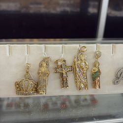 Pendants On Sale Different Sizes And Prices 10kt And 14kt 