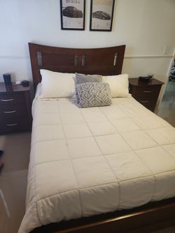 BEDROOM SET
