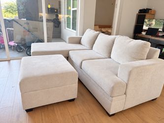 Living Spaces Sofa Bonaterra II Sofa W/Reversible Chaise & Ottoman