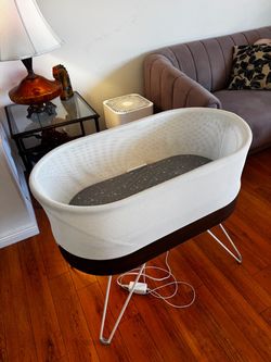 SNOO smart baby sleeper bassinet