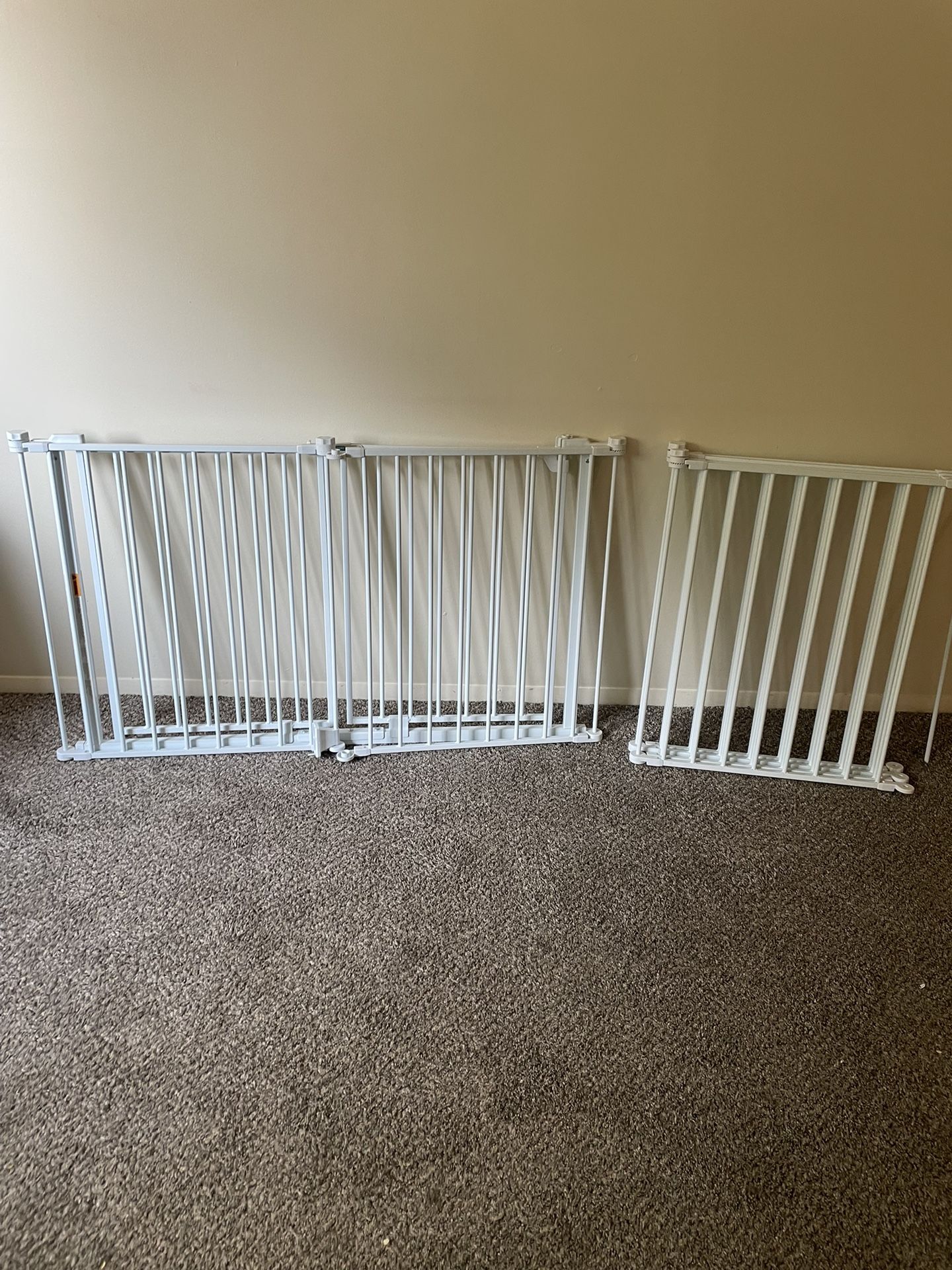 Regalo 192 inch Super Wide Adjustable Baby Gate and Play Yard