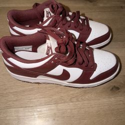 Nike Dunks 
