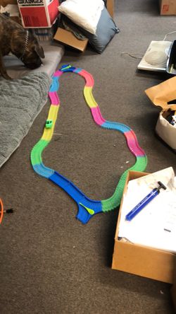 Flexible Toy Race Track With 1 Car