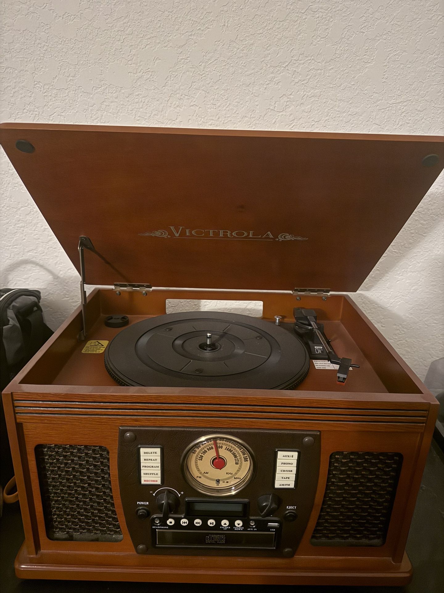 Victrola 8-in-1 Wood Record Player for Sale in San Antonio, TX - OfferUp