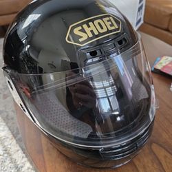 Shoei RF-200 Motorcycle Helmet in size XXL