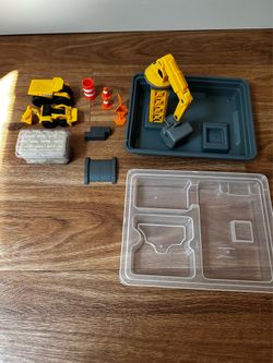 Construction Play Set with Moldable Sand