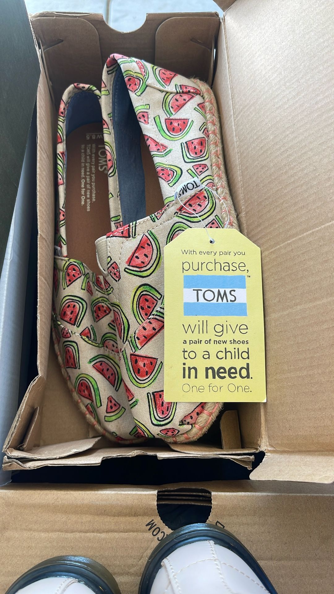 Toms 8.5 Women