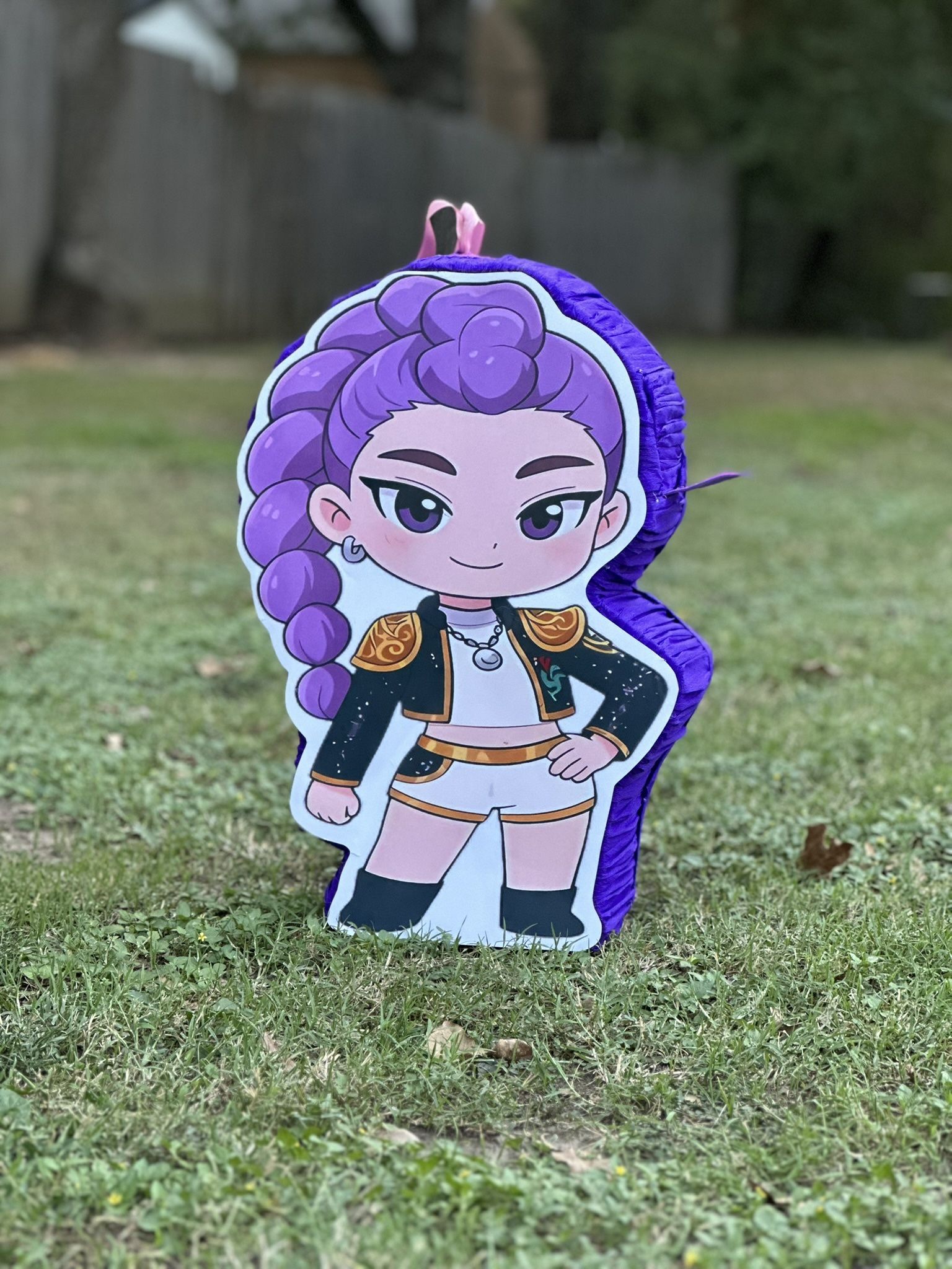 Rumi k-pop Hunters Piñata 