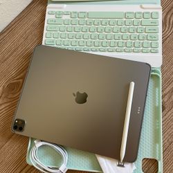 iPad Pro 12.9” (M2 chip / 2022 model) 6th Generation WiFi + 5G cellular with  keyboard, & Accessories 