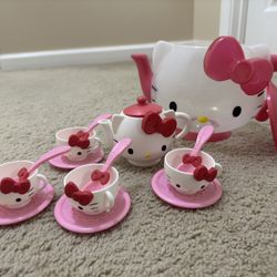 Hello Kitty Tea Set