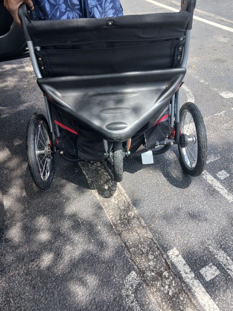 Car Seats And 3 Wheel Stroller