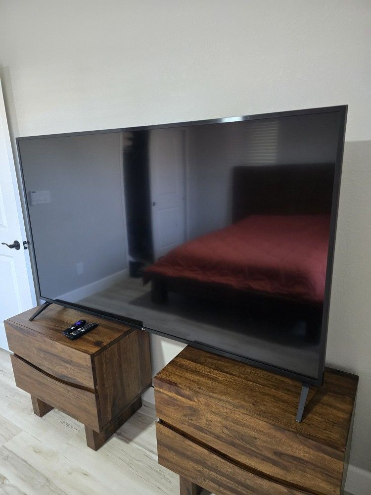 LG 70β 4K Smart TV (2021) Great Condition $440 Obo