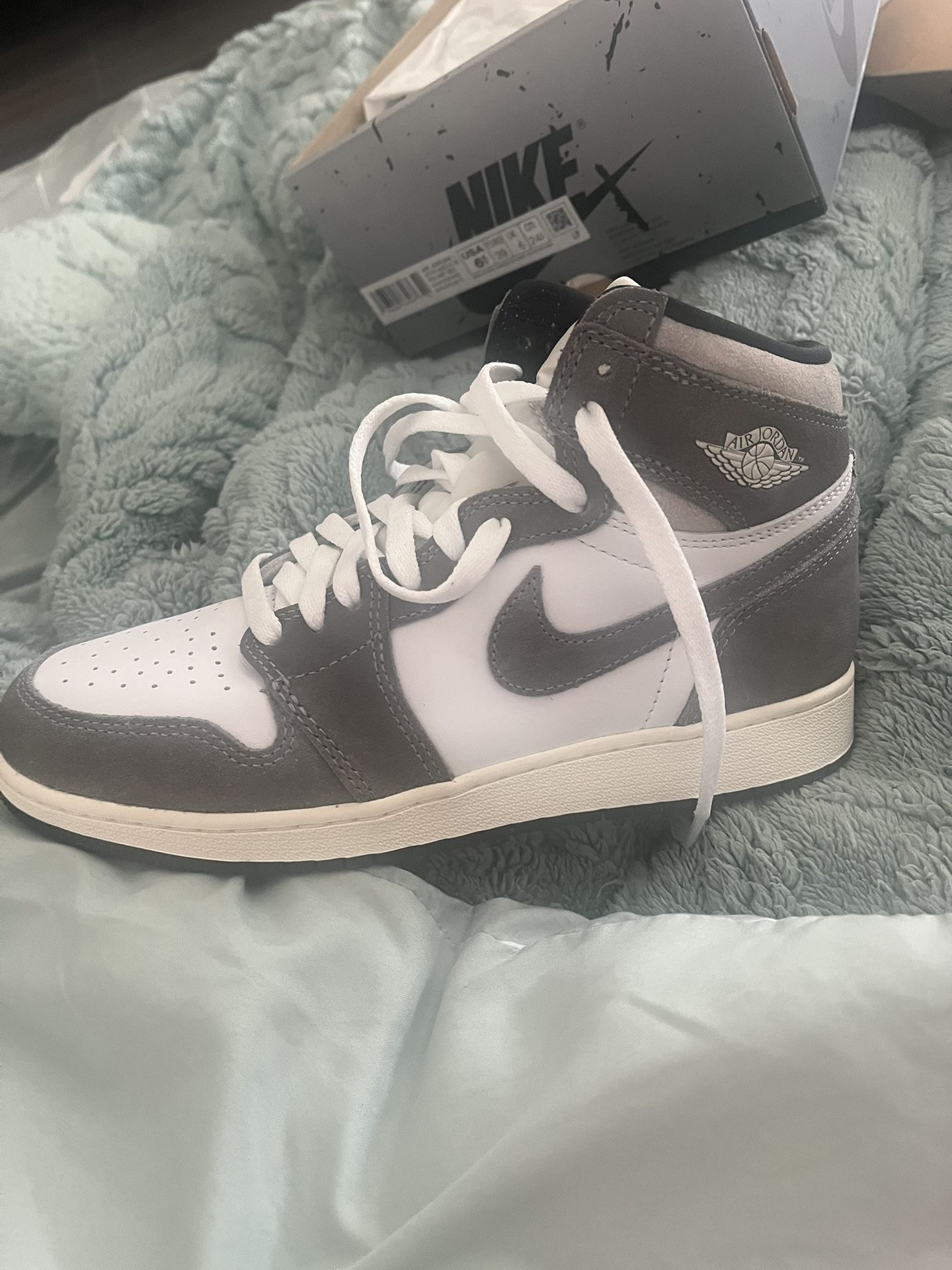 Jordan 1 Retro High OG gs Grey Wash