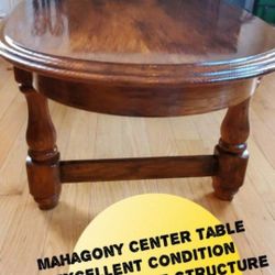 Oak Coffee Table EXCELLENT Condition!
