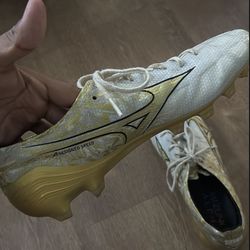 Mizuno soccer cleats