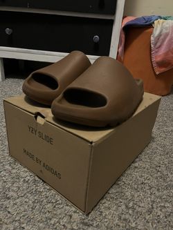 Brown Yezzy Slides Size 11