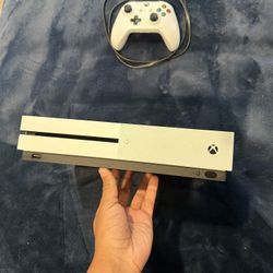 XBOX one S with controller and Xbox plug in