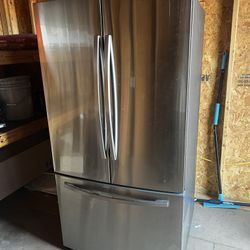 28.2cf French and Door with Ice (SS)