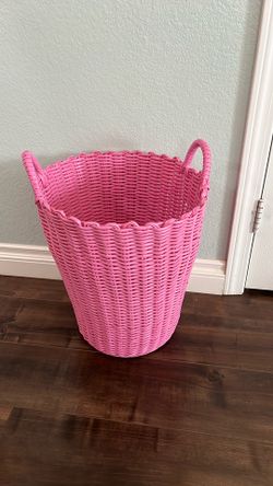 Pink hamper