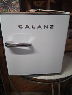 Galanz Retro Mini Fridge White