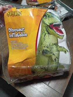 1 adult green dinosaur costume (blowup)