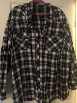 Black plaid camp shirt Tortid size 6