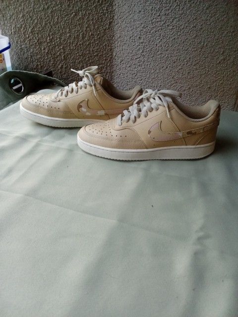 Size 9 Gently Used Nikes