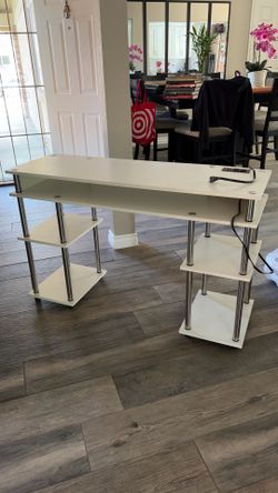 Nail work station with Power & USB