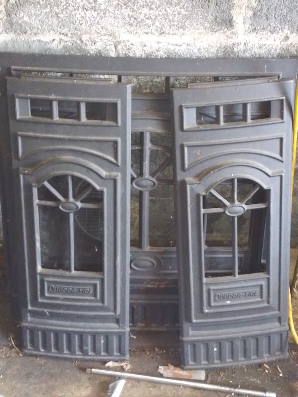 Castile pellet stove insert for parts only for Sale in Providence, RI