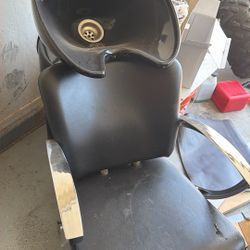 Hair Salon Chair And Water Rinse 