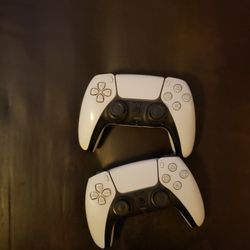 Playstation 5 controllers