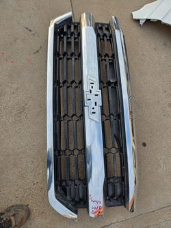 Chevy Silverado 1500 grille Oem