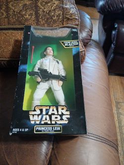Kenner Star Wars Action Collection Leia Hoth Gear 12" Action Figure