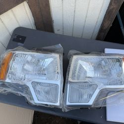 09-14 Ford F150 Headlight Set