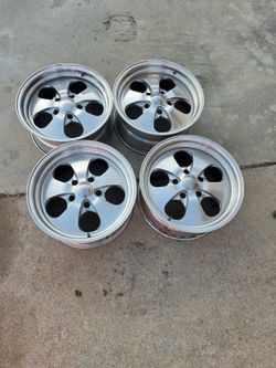 17x8 eagle aloys 5x5 lug patern good condition $500
