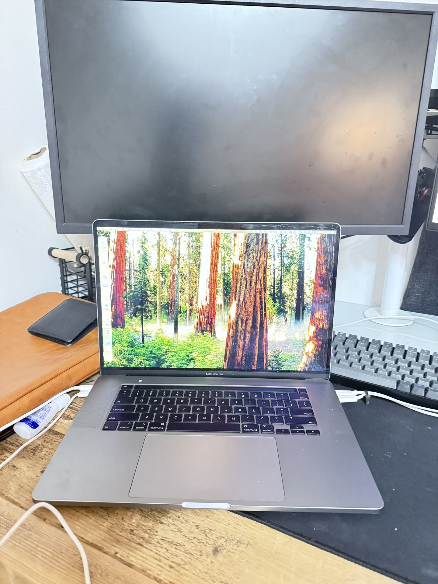 2019 MacBook Pro i9 1tb SSD