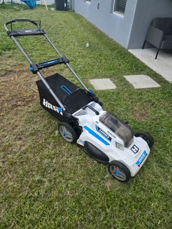 Hart electric lawnmower with battery and fast charger