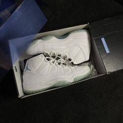 Jordan 11 Retro “Legend Blue”