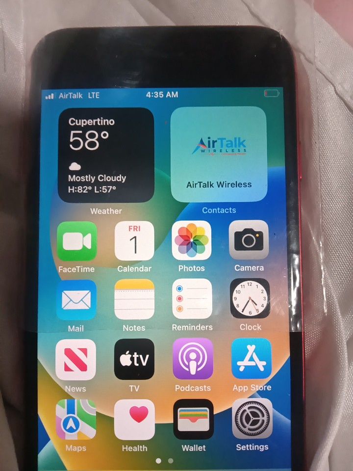 iPhone 8 Brand New With Phone Line