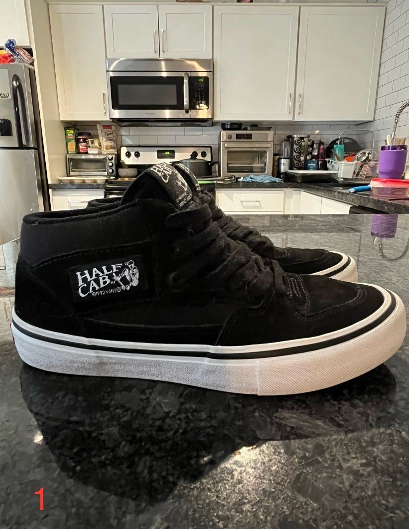 Vans half cab black 7.5 men $40 ($85 new