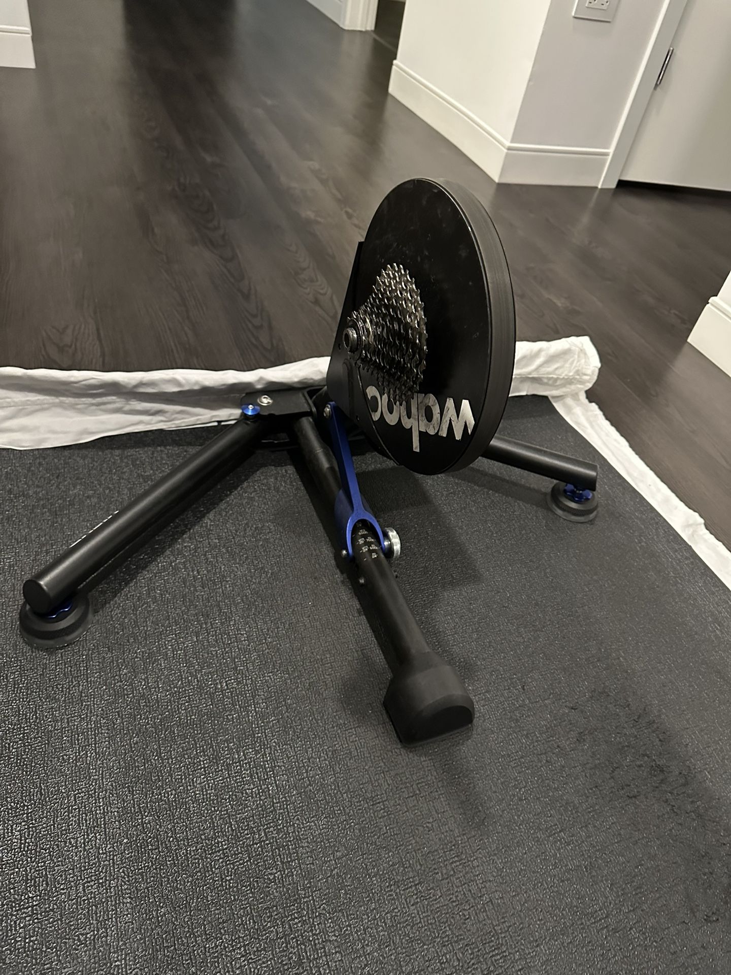 Wahoo Kickr v5 with Cassette & Kickr Floormat